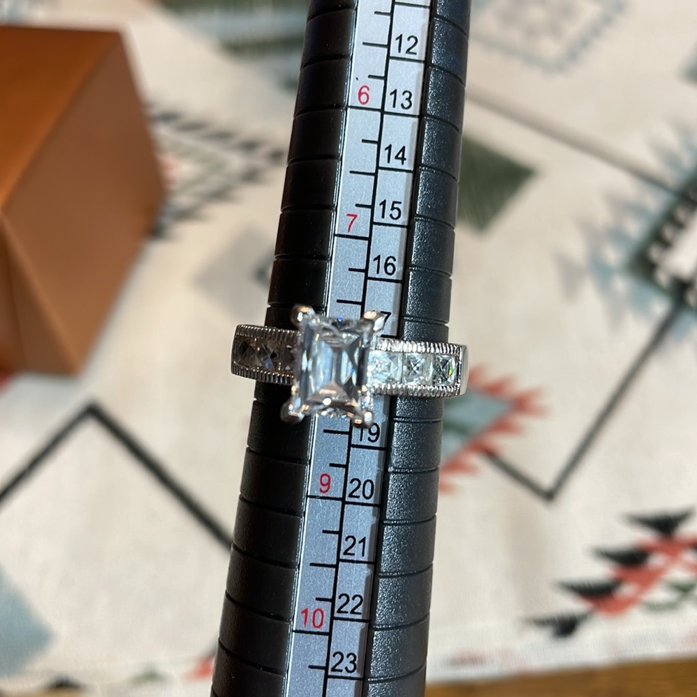 Tycoon ring in heavy 925 sterling with European shank. Gorgeous and heavy. sz 8 - Picture 7 of 7